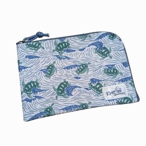 Reyn Spooner x United Airlines UA Travel Amenity Bag Zipper Pouch Hawaii Honu